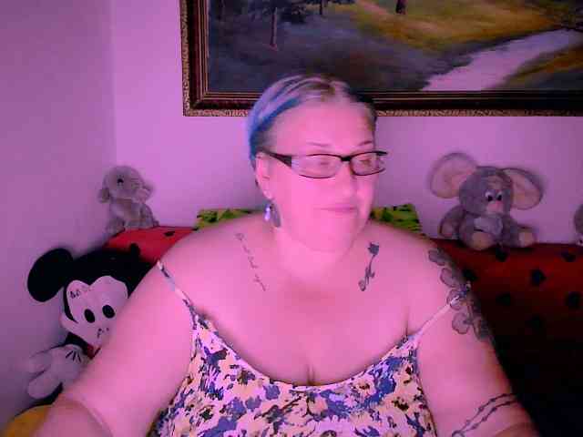 MarryBigBoobs1 webcam