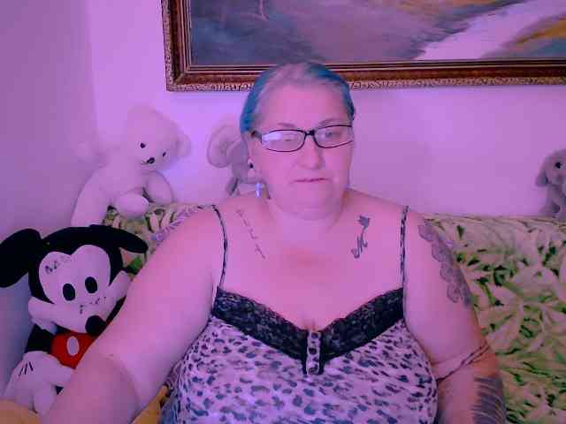 MarryBigBoobs1 webcam