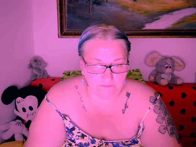 MarryBigBoobs1 webcam