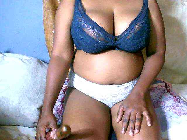 Elisahh webcam