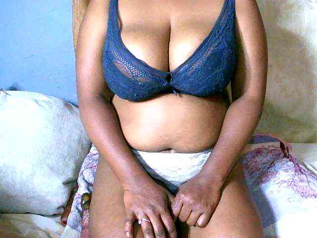 Elisahh webcam