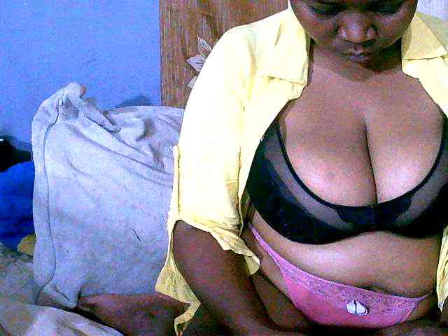 Elisahh webcam