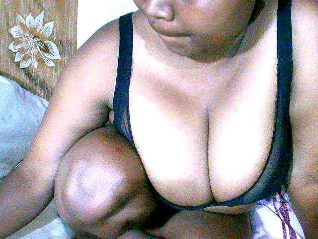 Elisahh webcam