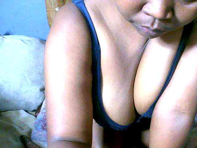 Elisahh webcam