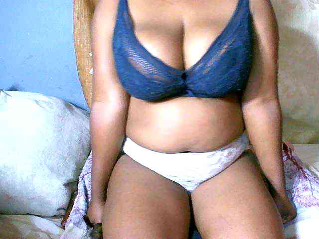 Elisahh webcam