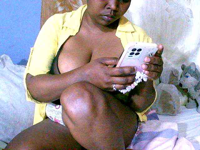 Elisahh webcam