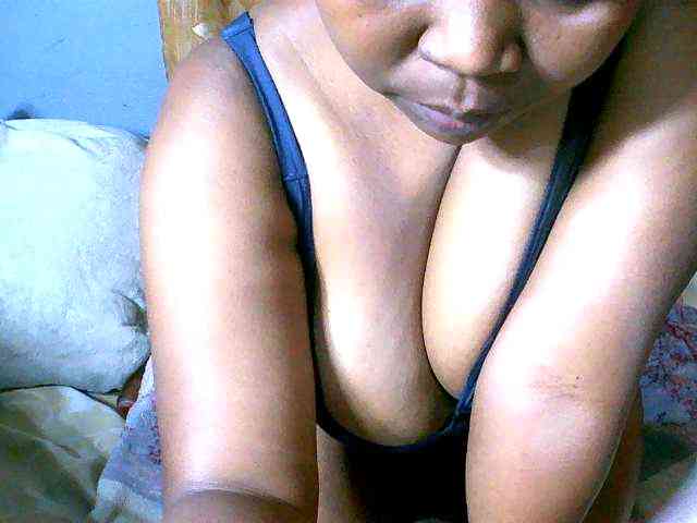 Elisahh webcam