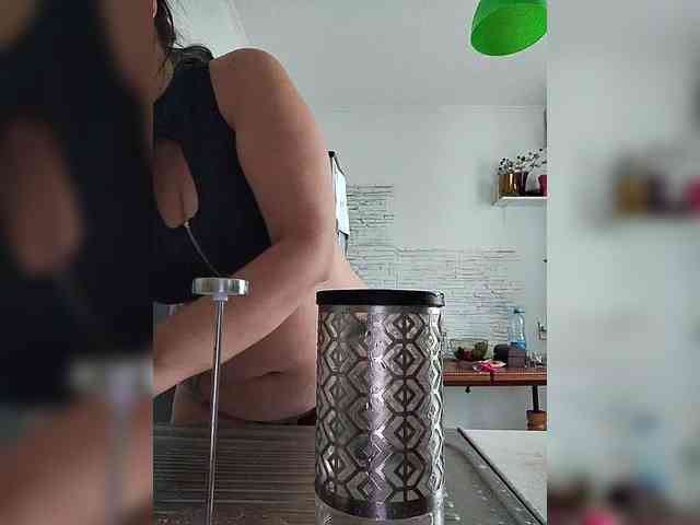 MonicaMilf webcam