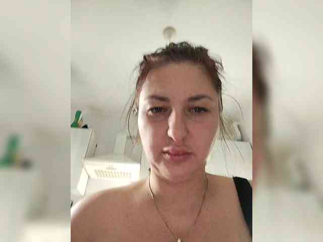 MonicaMilf webcam