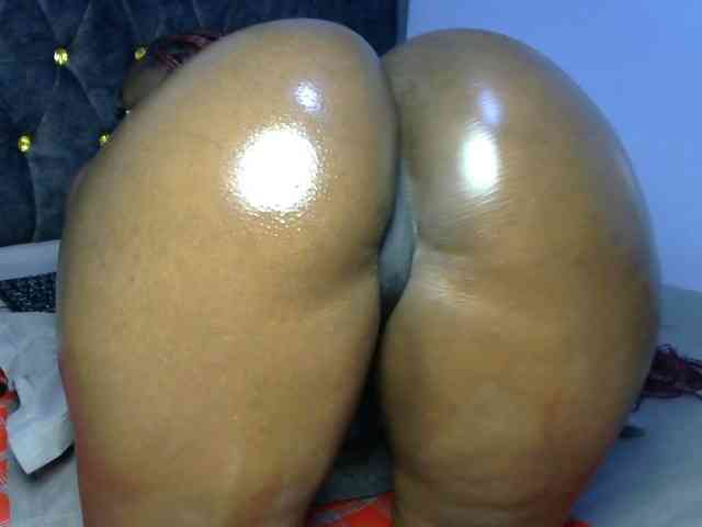 Bigblackbooty webcam