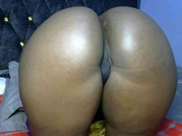 Bigblackbooty webcam