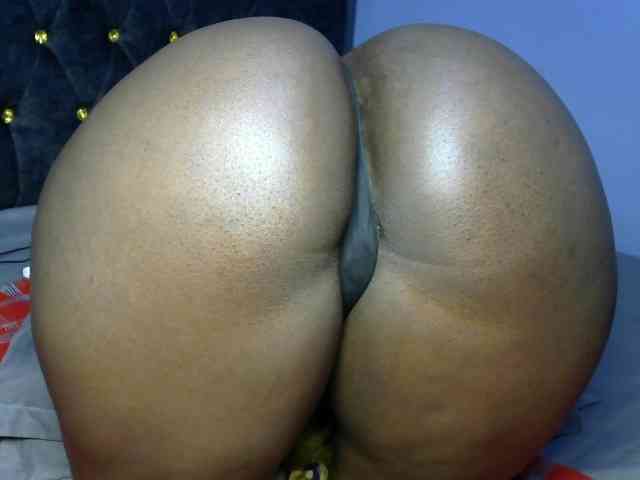 Bigblackbooty webcam