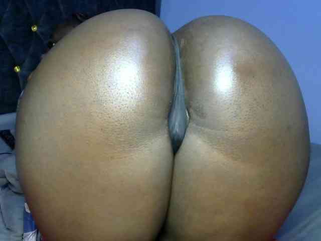 Bigblackbooty webcam
