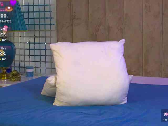MiaAddison webcam