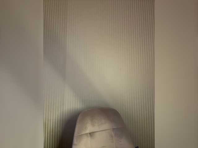 GoldenEmily webcam