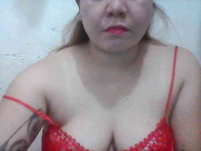 Hotboobies19 webcam