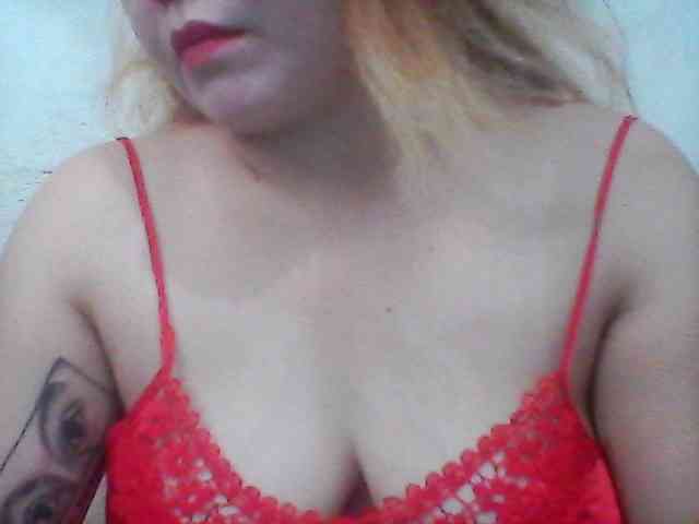 Hotboobies19 webcam