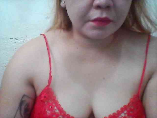 Hotboobies19 webcam