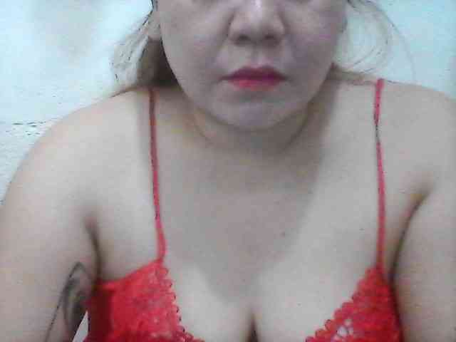 Hotboobies19 webcam
