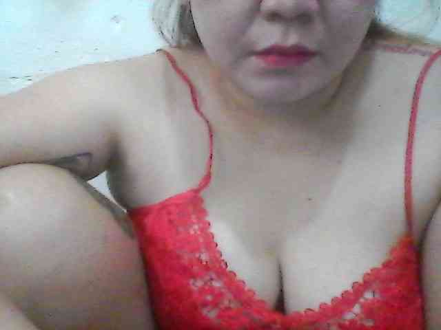 Hotboobies19 webcam