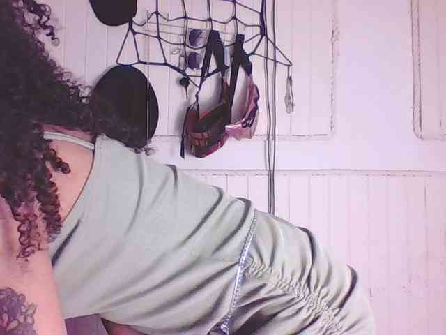 KatyDoll23 webcam