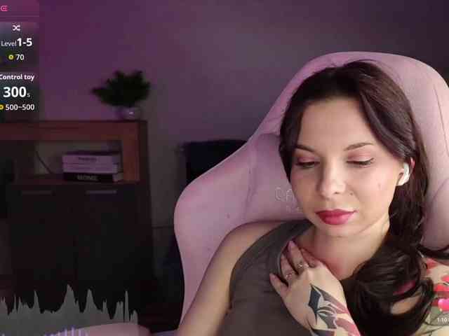 Lady-shy webcam