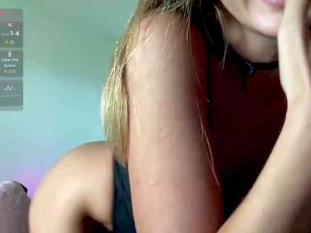 -Lucy- webcam