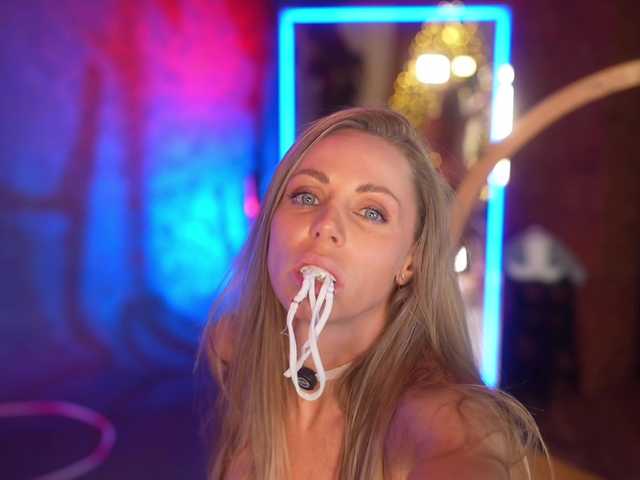 Accedi alla chat con il nickname EvaFashionista EvaFashionista