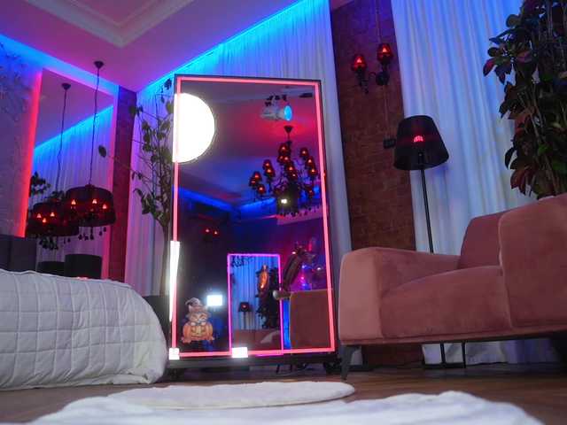 Vai a chattare su EvaFashionista EvaFashionista