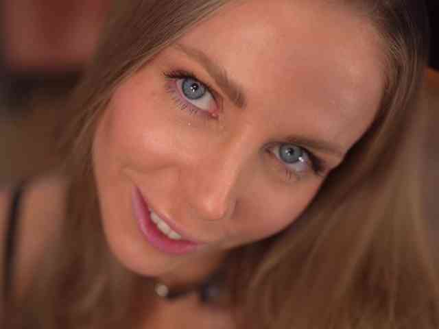 EvaFashionista webcam