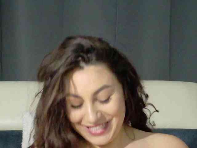 SiennaMoan webcam