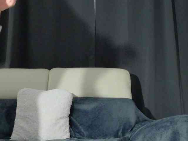 SiennaMoan webcam