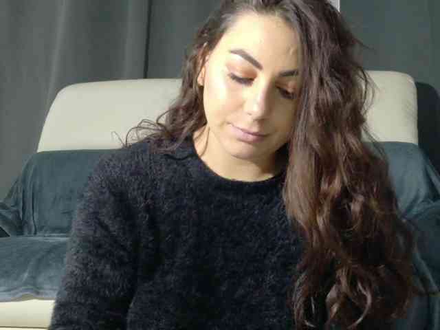 SiennaMoan webcam