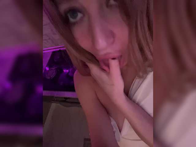 Accedi alla chat con il nickname Wwvv Wwvv