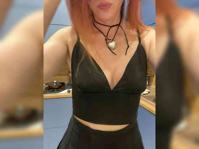 SheisArt webcam