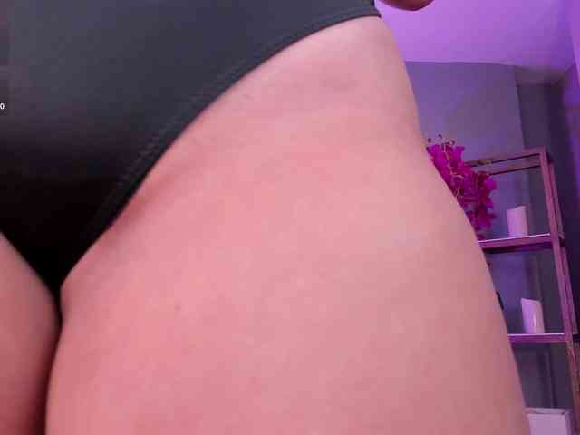 AmbarJames webcam
