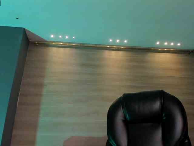 AmbarJames webcam