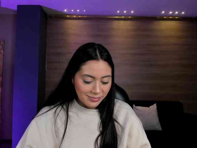 AmbarJames webcam