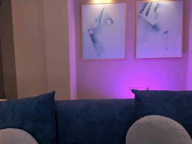 AmbarJames webcam
