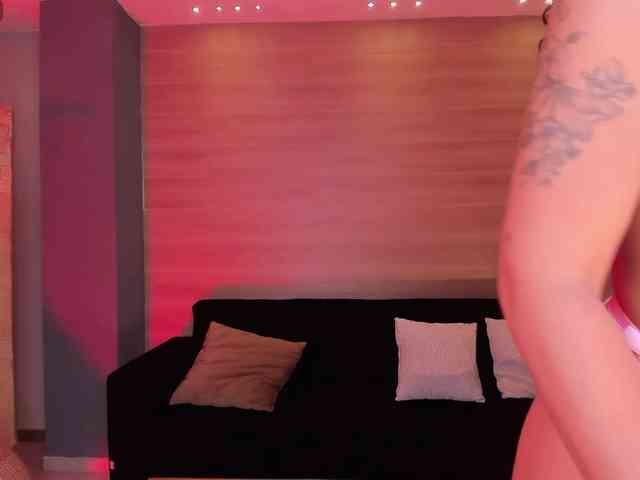 SophieHouston webcam