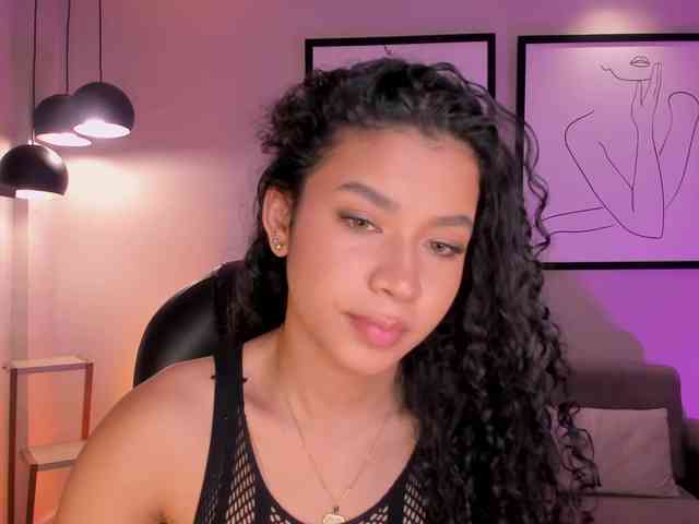 SophieHouston webcam