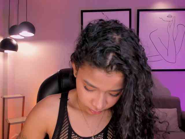 SophieHouston webcam