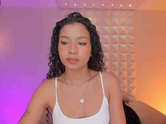 SophieHouston webcam