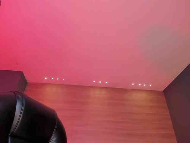 SophieHouston webcam