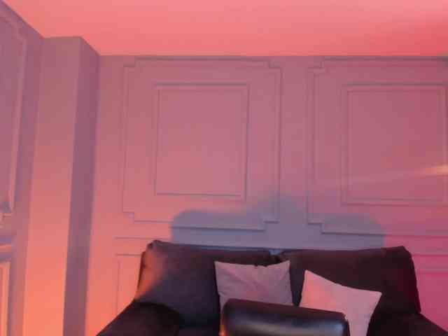 SophieHouston webcam