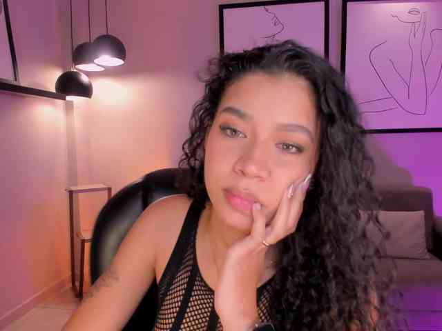 SophieHouston webcam