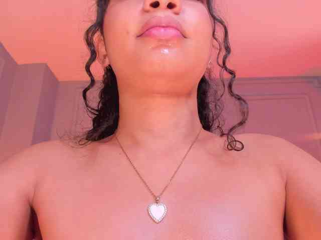 SophieHouston webcam