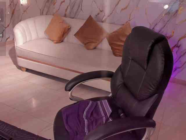 MilaLawrence webcam
