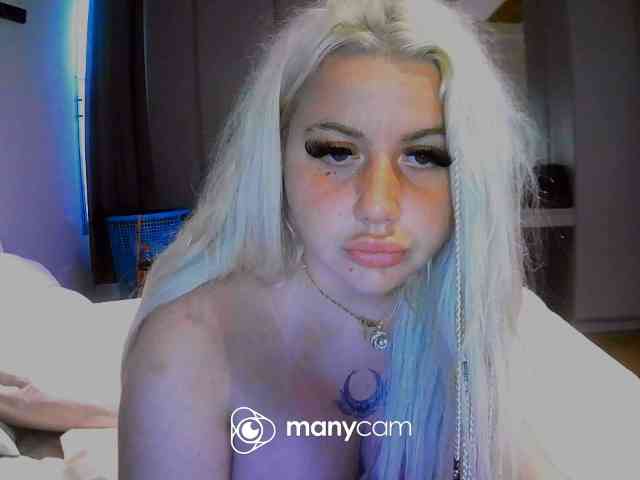 TiaDollDotCom webcam