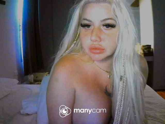 TiaDollDotCom webcam